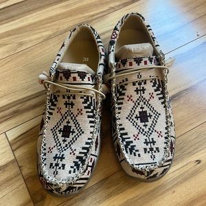 Size 5.5 brand new never worn roper driving moc